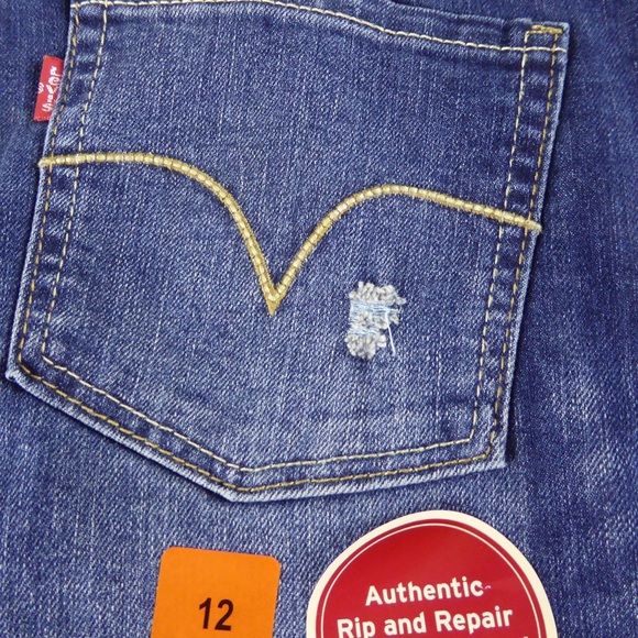 Levi’s Boyfriend Ripped & Repaired Stretch Jeans - Picture 2 of 6